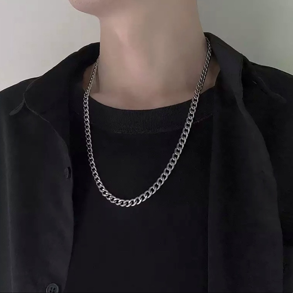 Unisex Silver Thin Chain Necklace